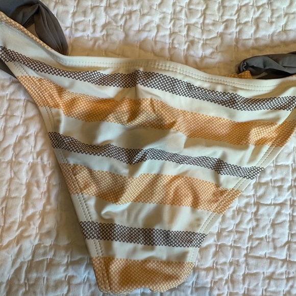 L*space, large top, sm bottom, worn a few times - Picture 4 of 4